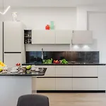 In With Terrace Views لوكا
