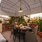 شقة In With Terrace Views *