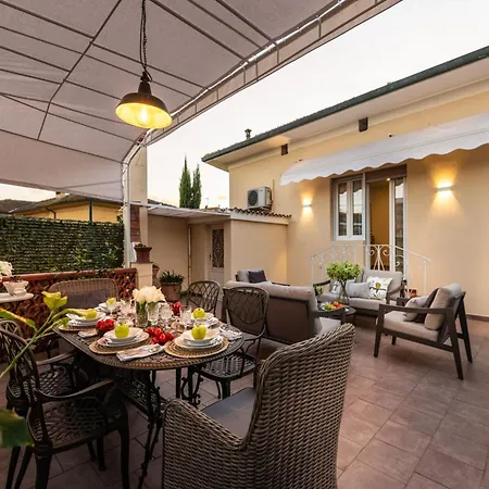 In With Terrace Views *