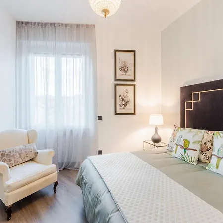3 Bedrooms In Lucca