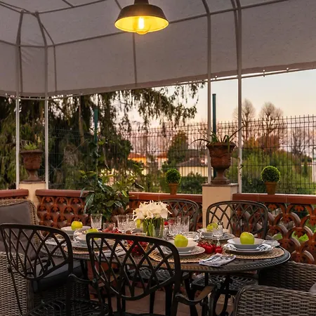 In With Terrace Views Apartament