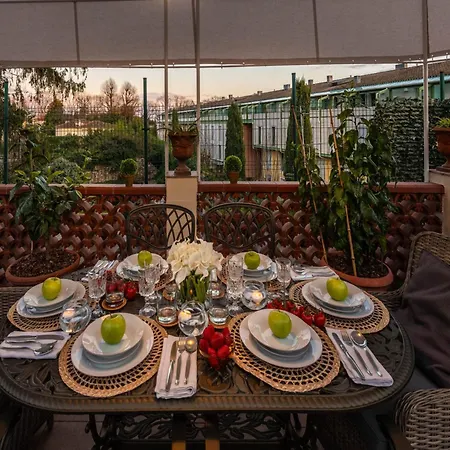 شقة In With Terrace Views لوكا