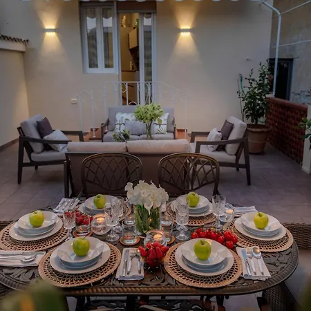 In With Terrace Views شقة لوكا
