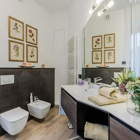 3 Bedrooms In * Lucca