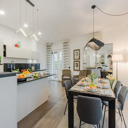 Apartament In With Terrace Views *